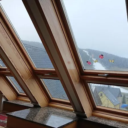 Dachspitze Mit Tiefgaragenstellplatz Und Skiraum אוברוויזנטל