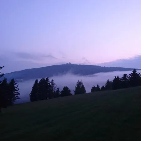 Dachspitze Mit Tiefgaragenstellplatz Und Skiraum דירה