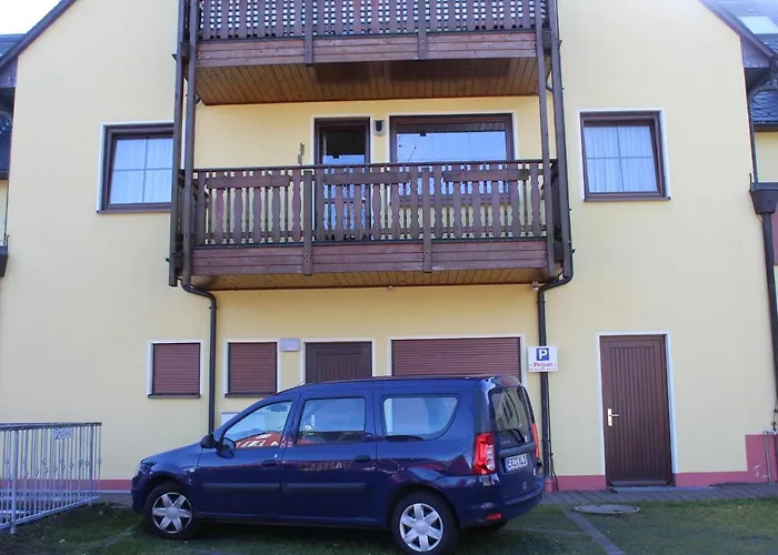 Dachspitze Mit Tiefgaragenstellplatz Und Skiraum