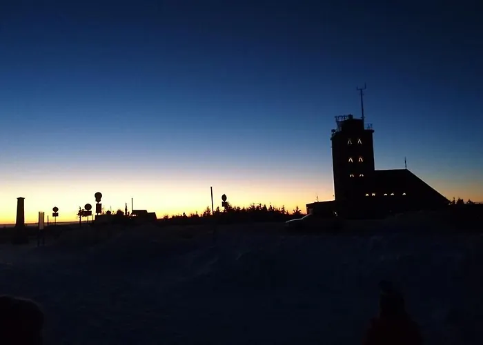Dachspitze Mit Tiefgaragenstellplatz Und Skiraum Apartman *